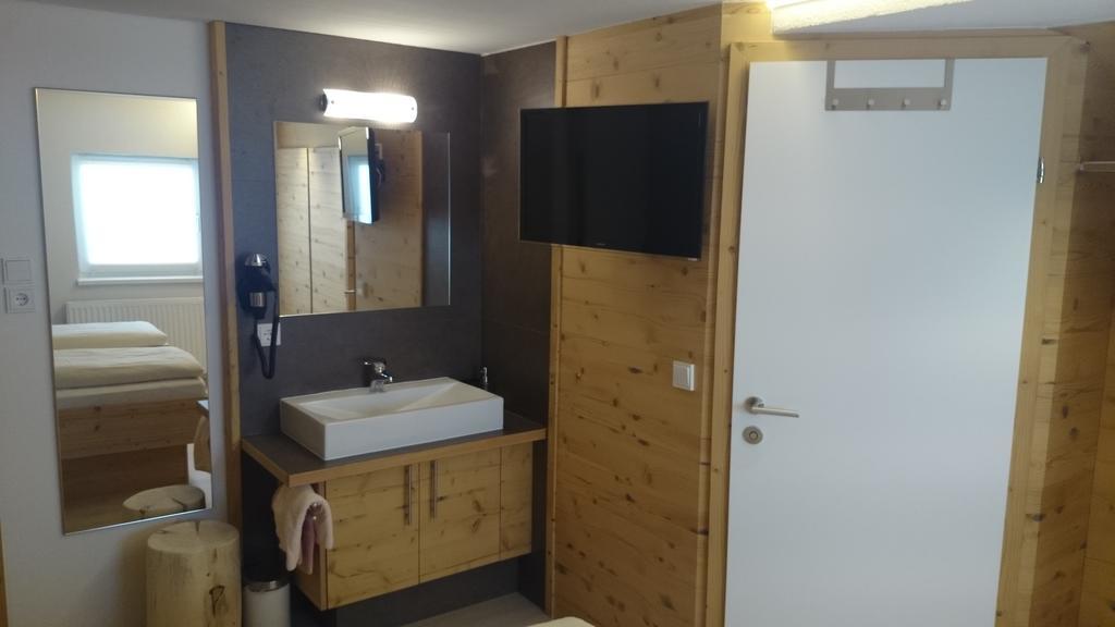 Tischlerei Rudigier Vermietung Kappl  Kamer foto